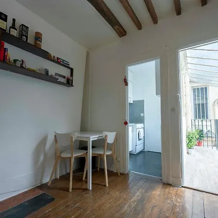 Superb Cozy Apartment Near The Louvre Museum *